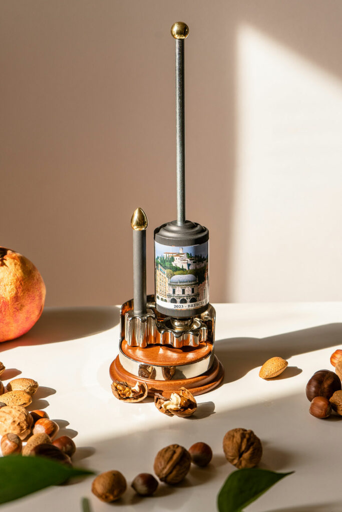 SchiacciaSecca schiaccianoci a peso