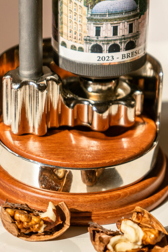 SchiacciaSecca schiaccianoci a peso noce